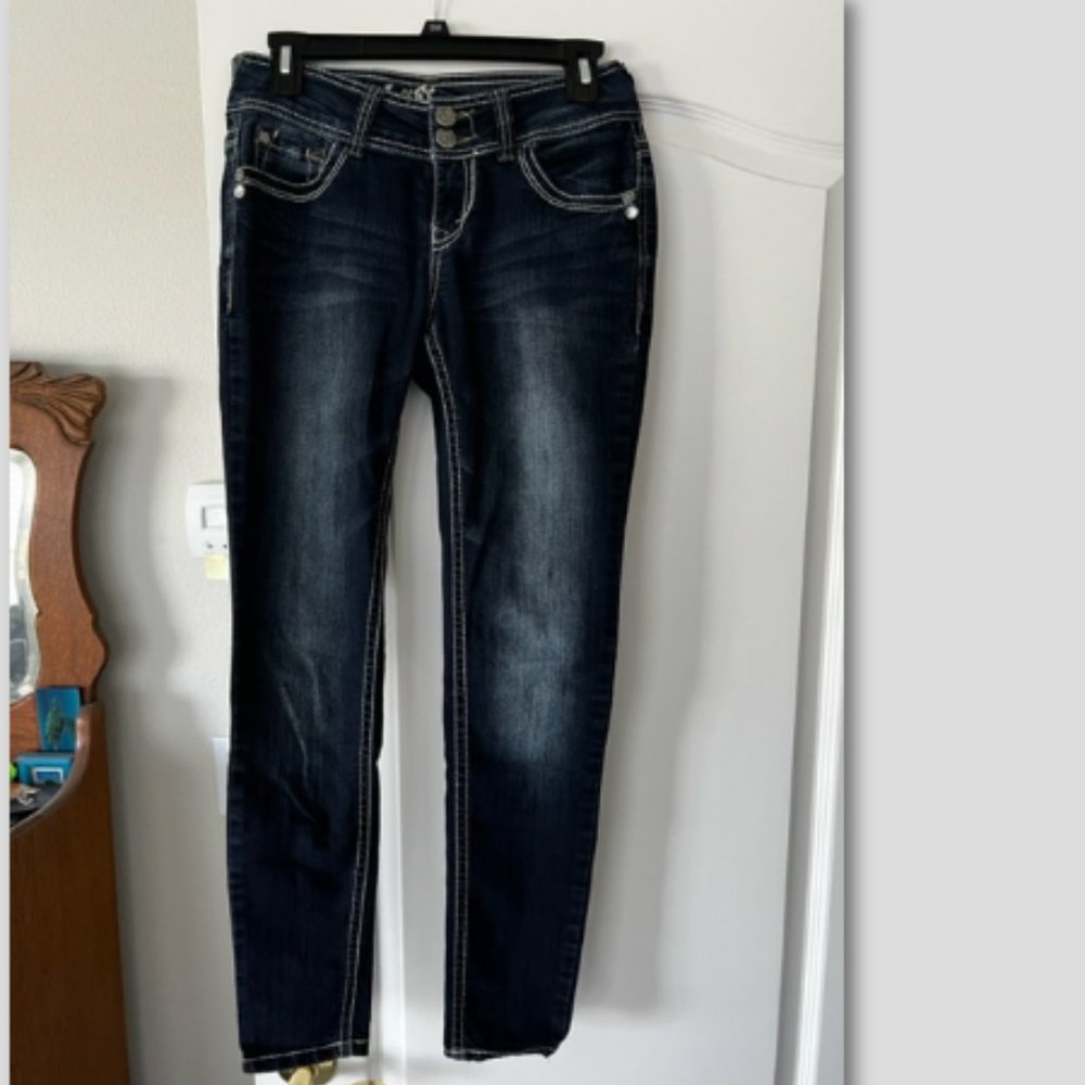 Junior’s Low-Rise Skinny Jeans Size 3